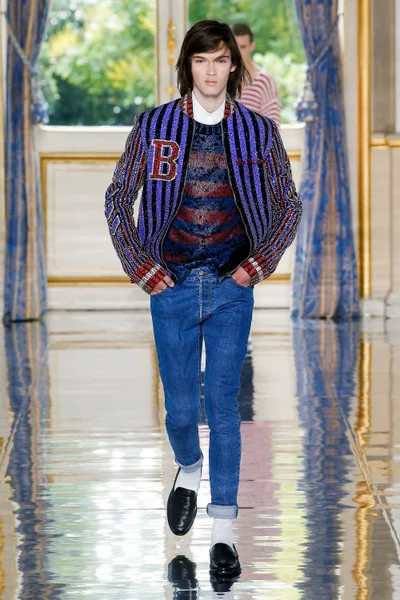 Look 26